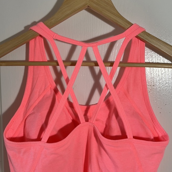 Gap Fit Shelf Bra Strappy Workout Tank Top ⚠️ - Picture 3 of 6